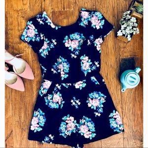 🌷NWOT Blue Floral Romper